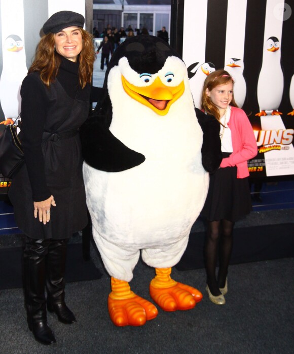 Brooke Shields et sa fille Rowan pour la Première du film "Penguins of Madagascar" à New York le 16 octobre 2014.  