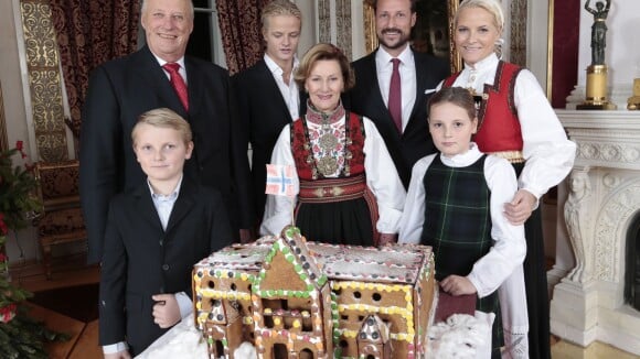 Famille royale de Norvège : À 7 sur un palais en pain d'épices pour fêter Noël !