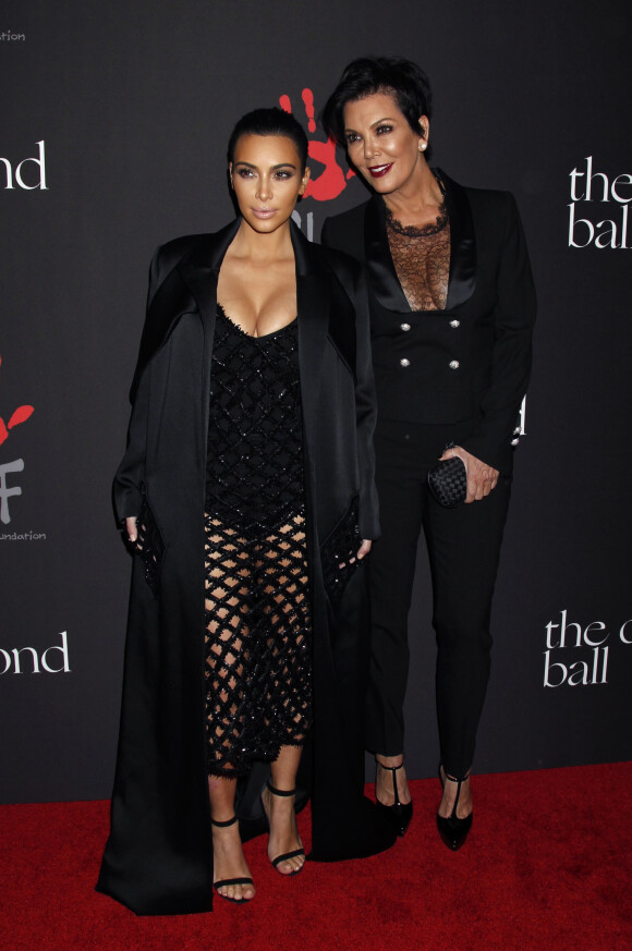 Kim Kardashian et sa mère Kris Jenner à Beverly Hills. Le 11 décembre 2014.