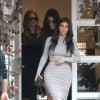 Kim Kardashian, Kendall Jenner et Khloé Kardashian quittent l'institut de beauté Epione à Beverly Hills. Los Angeles, le 19 décembre 2014.