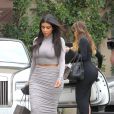  Kim et Khlo&eacute; Kardashian quittent l'institut de beaut&eacute; Epione &agrave; Beverly Hills. Los Angeles, le 19 d&eacute;cembre 2014. 
