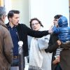 Olivier Martinez et sa femme Halle Berry complices avec leur fils Maceo se promènent à Paris, le 20 décembre 2014.