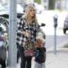 Hilary Duff est allée chercher son fils Luca à son atelier d'éveil à West Hollywood, le 24 décembre 2014 avant de passer Noël en famille