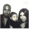 Kanye West, North West et Kim Kardashian, le 24 décembre 2014 lors de la fête de Noël organisée par Kris Jenner à Los Angeles.
