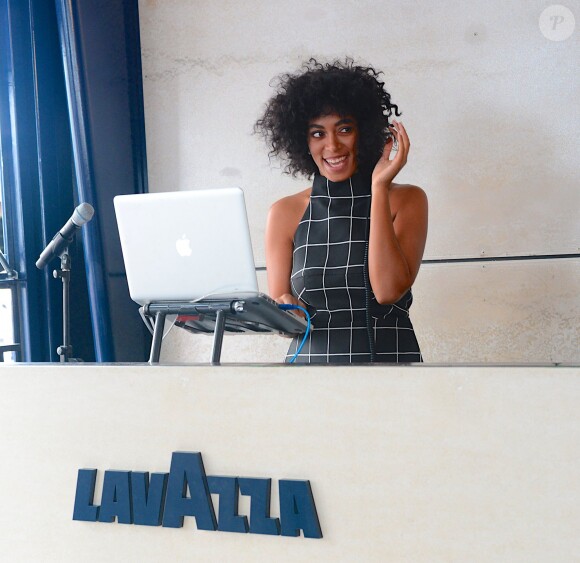 Solange Knowles à la course hippique "AAMI Victoria Derby" à Melbourne en Australie le 1er novembre 2014.  
