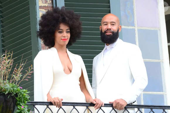 Solange Knowles et Alan Ferguson ont choisi de prendre des vélos à la place d'une limousine afin de rejoindre leurs invités, parmi lesquels se trouvent Beyoncé, son mari Jay-Z et leur fille Blue Ivy après leur mariage à la Nouvelle-Orléans, le 16 novembre 2014.  