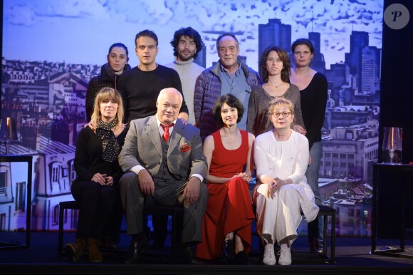 Eric-Emmanuel Schmitt, Marie-Claude Pietragalla, Steve Suissa (metteur en scène) et le reste de l'équipe - Filage de la pièce "L'Elixir d'Amour" au Théâtre Rive Gauche à Paris, le 19 décembre 2014.