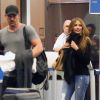 Exclusif - Sofia Vergara, qui porte sa bague de fiançailles, et son fiancé Joe Manganiello, arrivent à l'aéroport LAX de Los Angeles. Le 29 décembre 2014