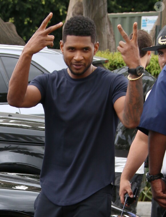 Le chanteur Usher lors de l'émission Extra aux Universal Studios à Universal City, le 6 mai 2014.  