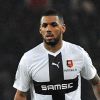 Yann M'Vila lors du match entre le Paris Saint-Germain et Rennes au Parc des Princes à Paris le 17 novembre 2012