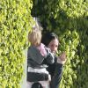 Jeremy Renner sort tout sourire en quittant son ancien domicile, où il a laissé sa fille Ava à sa maman. West Hollywood, Los Angeles, le 4 janvier 2015.