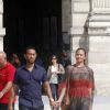 John Legend et Chrissy Teigen vont visiter le Louvre pendant leur séjour à Paris le 11 septembre 2014  