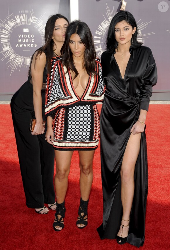 Kim Kardashian, Kendall Jenner et Kylie Jenner - Cérémonie des MTV Video Music Awards à Inglewood, le 24 août 2014.