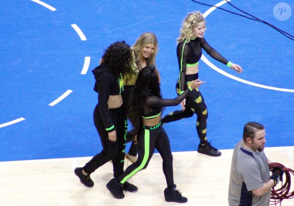 La performance de Fergie lors du match de basket-ball où se sont affrontés les Lakers et les Clippers au Staples Center le 7 janvier  