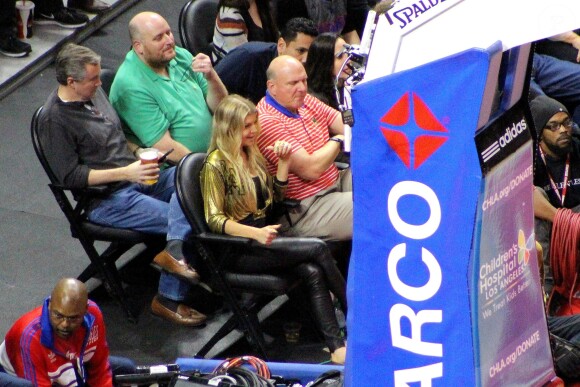 La performance de Fergie lors du match de basket-ball qui a vu s'affronter les Lakers et les Clippers au Staples Center le 7 janvier 2015 ngeles