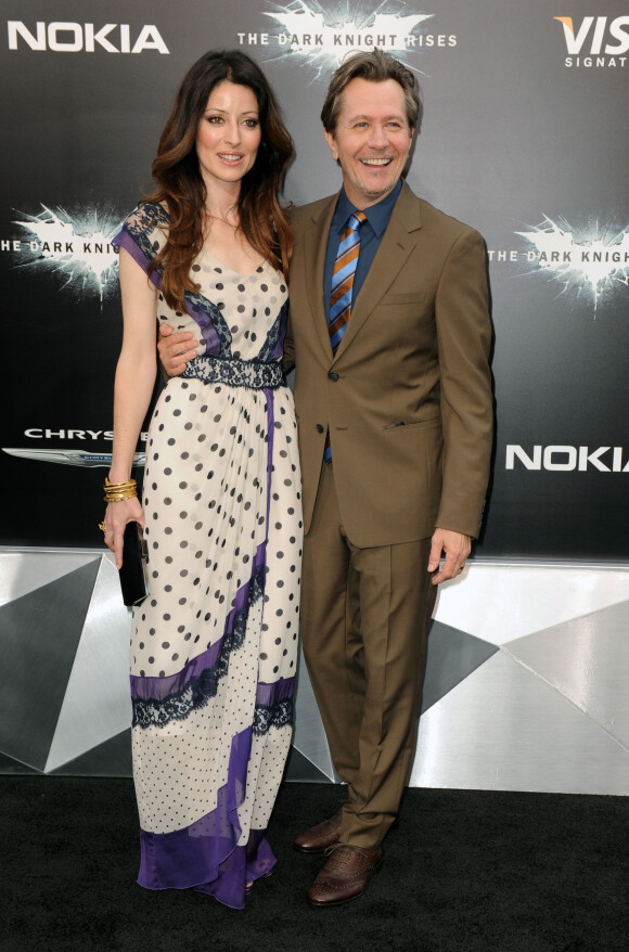Gary Oldman et Alexandra Edenborough à l'avant-première du film The Dark Knight Rises le 16 juillet 2012  