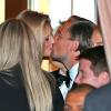 Exclusif - Leonardo DiCaprio et sa petite-amie Toni Garrn échangent un baiser lors de l'after-party des Golden Globes à West Hollywood, le 12 janvier 2014.