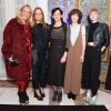 Chloë Sevigny, Stella McCartney, Taryn Simon et Miranda July lors de la présentation de la collection automne 2015 de Stella McCartney. New York, le 12 janvier 2014.