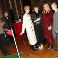 Lissy Trullie et Chloë Sevigny au milieu des mannequins de la présentation de la collection automne 2015 de Stella McCartney. New York, le 12 janvier 2014.