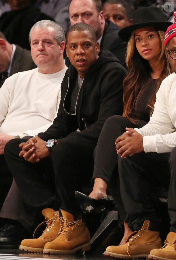 Jay-Z et Beyoncé lors du match entre les Houston Rockets et les Brooklyn Nets au Barclays Center de Brooklyn, le 12 janvier 2015