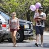 Chris Hemsworth, sa femme Elsa Pataky et leur fille India se rendent dans un cabinet médical à Malibu, le 10 avril 2014. 