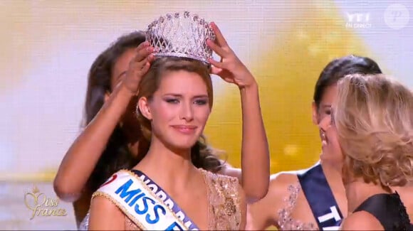 Camille Cerf (Miss Nord-Pas-de-Calais) est Miss France 2015.