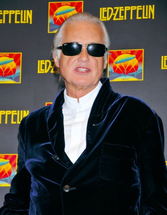Jimmy page a assiste a la soiree "Led Zeppelin : Celebration Day" au Roppongi Hills a Tokyo. Le 16 octobre 2012  Jimmy Page attends a stage greeting of the "Led Zeppelin: Celebration Day" at Roppongi Hills in Tokyo, Japan, on October 16, 2012.16/10/2012 - TOKYO