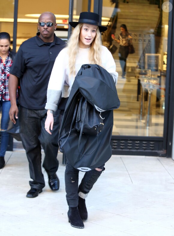 Iggy Azalea fait du shopping à Westwood, Los Angeles, le 16 janvier 2015.
