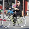 Pink et sa fille Willow font du vélo à Los Angeles, le 17 janvier 2015