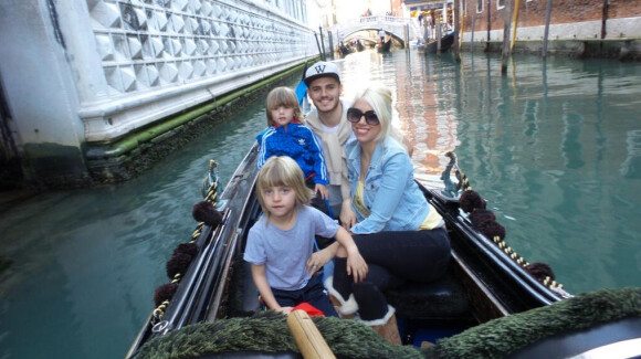 Mauro Icardi et Wanda Nara avec ses enfants en week-end à Venise - avril 2014