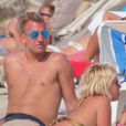  Le footballeur Maxi Lopez en vacances avec sa femme Wanda Nara &agrave; Formentera en Espagne le 21&nbsp;juillet 2013. 
