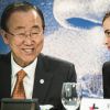 Emma Watson, en présence du secrétaire général des Nations Unies Ban Ki-moon, participe à une conférence de presse "UN Women" lors du 45e Forum Economique Mondial de Davos, le 23 janvier 2015.