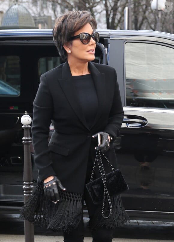 Kris Jenner arrive à l'hôtel George V à Paris, le 24 janvier 2015 