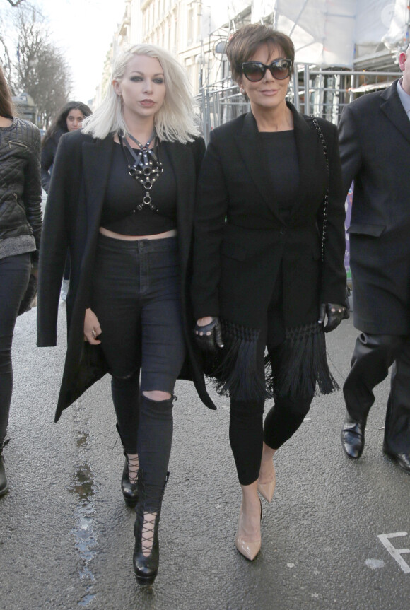 Kris Jenner fait du shopping avec une amie à Paris, le 24 janvier 2015  