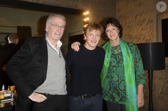 Bernard Le Coq, Alex Lutz et Anny Duperey en backstage du spectacle d'Alex Lutz à l'Olympia de Paris le 25 janvier 2014.