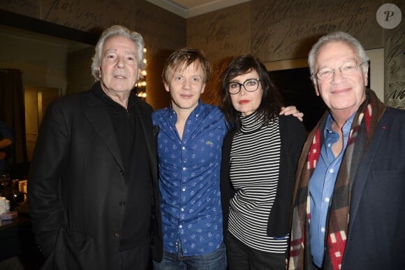 Pierre Arditi, Alex Lutz, Evelyne Bouix et Bernard Murat en backstage du spectacle d'Alex Lutz à l'Olympia de Paris le 23 janvier 2015.