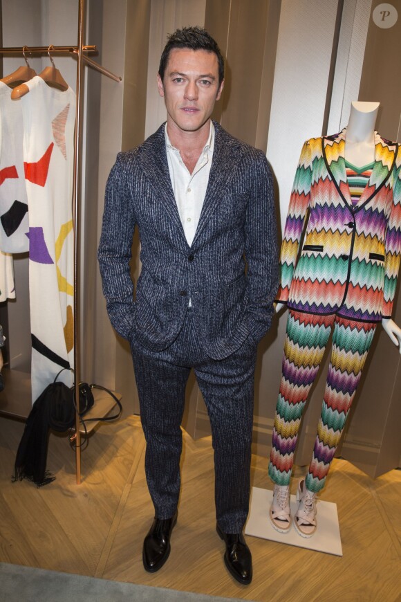 Luke Evans lors de l'inauguration de la nouvelle boutique Missoni, au 219 rue Saint-Honoré à Paris, le 27 janvier 2015. 