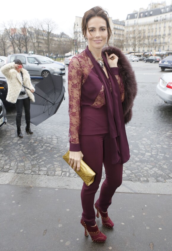 La blogueuse (et ex-Miss Mexique, 1988) Adriana Abascal arrive au Théâtre National de Chaillot pour assister au défilé Elie Saab haute couture printemps-été 2015. Paris, le 28 janvier 2015.
