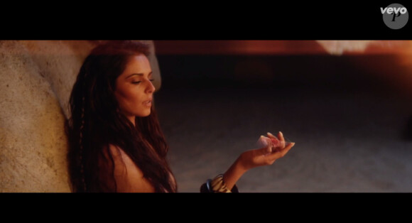 Cheryl Cole vient de dévoiler le clip de son nouveau single Only Human issu de l'album du même nom, le 3 février 2015.