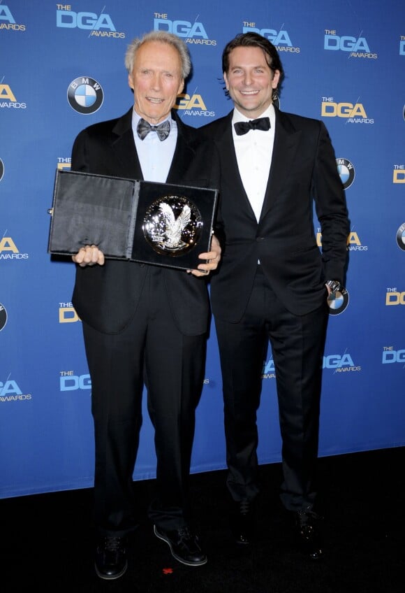 <p>Clint Eastwood & Bradley Cooper - Photocall du Directors Guild of America (DGA) Awards à Los Angeles le 7 février 2015</p>