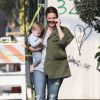 Exclusif - Drew Barrymore fait du shopping avec sa fille Frankie dans les bras à Los Angeles, le 8 janvier 2015  