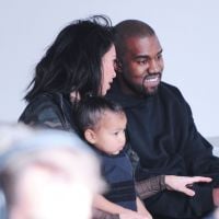 Fashion Week : Kim Kardashian et North applaudissent Kanye West et Kylie Jenner