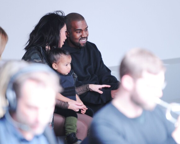 Kim Kardasian, North West et Kanye West lors du défilé YEEZY SEASON 1 (adidas Originals x Kanye West) au Skylight Clarkson Square. New York, le 12 février 2015.