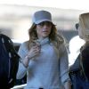 Jennifer Lopez et Casper Smart arrivent ensemble mais sont photographiés séparément le 10 février 2015, à l'aéroport LAX de Los Angeles.