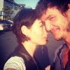 Lena Headey a posté cette photo d'elle et Pedro Pascal, très complices sur son compte Instagram en avril 2014, avec la mention "Sunshine Love"