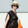Lena Headey, enceinte, dans les rues de Santa Monica avec une amie, le 14 février 2015.