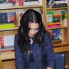 Emily Ratajkowski assiste à la séance de dédicaces du nouveau LOVE Magazine à la librairie Bookmarc (de Marc Jacobs). New York, le 14 février 2015.