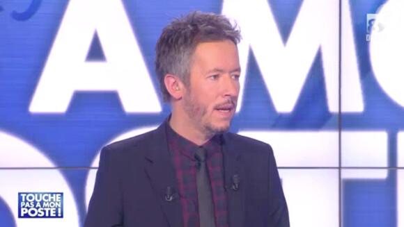 Jean-Luc Lemoine a remplacé Cyril Hanouna à la présentation de l'émission, le trublion étant grippé. Touche pas à mon poste sur D8, le 16 février 2015.