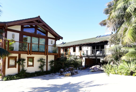 Un incendie s'est déclaré dans la nuit du 11 février 2015 dans la villa de Pierce Brosnan à Malibu.