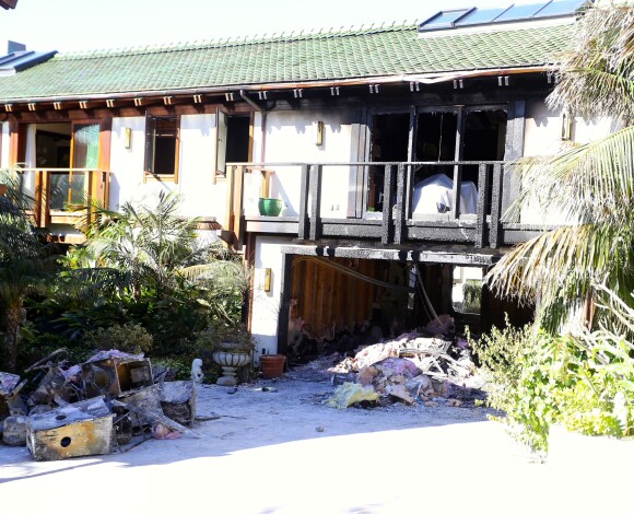 Un incendie s'est déclaré dans la nuit du 11 février 2015 dans la chic maison de Pierce Brosnan à Malibu.